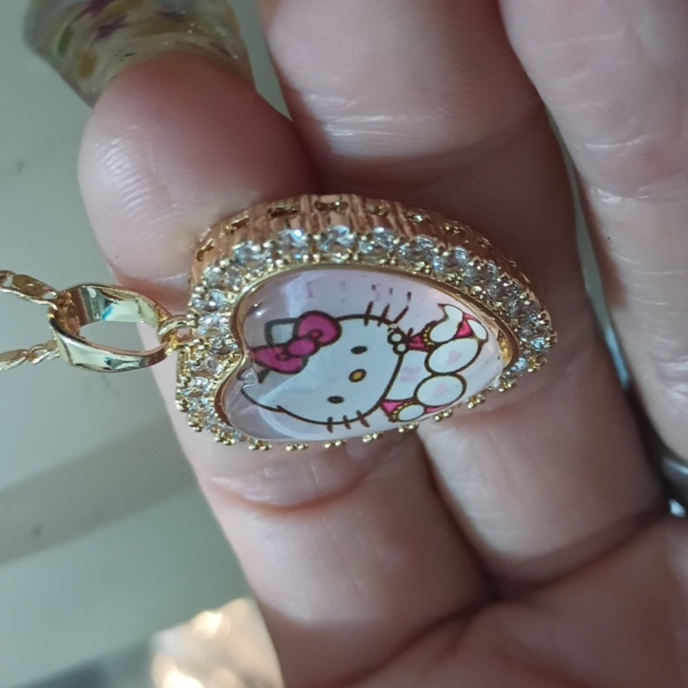 🆕 HELLO KITTY LAMINATED GOLD NECKLACE - Picture 9 of 12